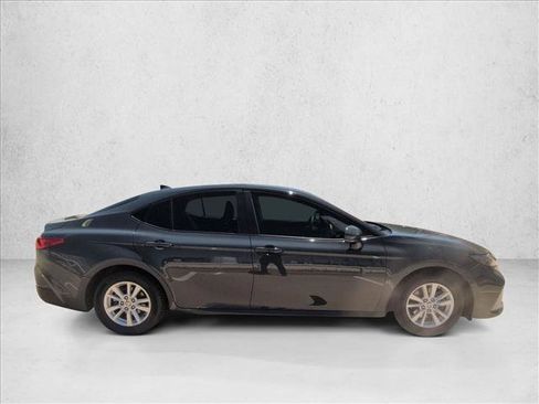 Used 2025 Toyota Camry LE FWD image 4