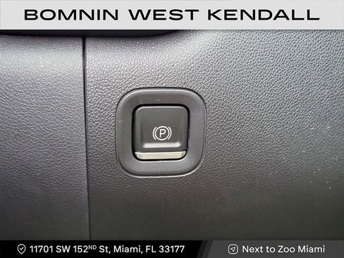 Used 2021 Chevrolet Silverado 1500 High Country image 28