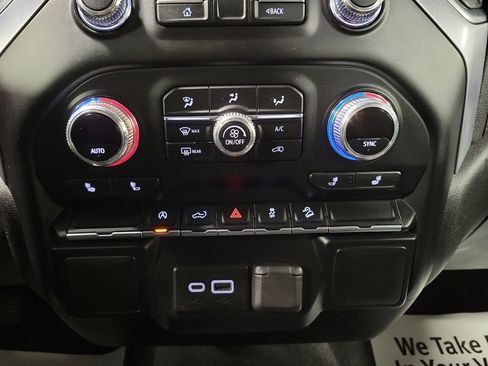 Used 2020 GMC Sierra 1500 SLE image 16