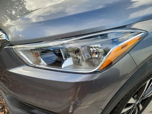 Used 2019 Nissan Kicks SV w/ Exterior Package FWD image 3