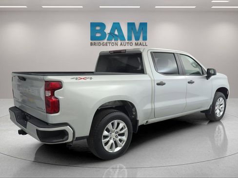 Used 2022 Chevrolet Silverado 1500 Custom image 3