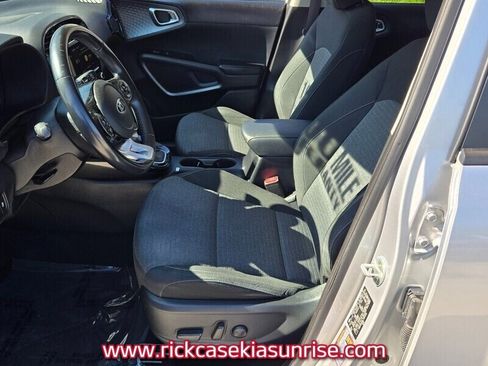 Used 2020 Kia Soul EX image 13