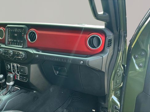 Used 2021 Jeep Wrangler Unlimited Rubicon w/ Dual Top Group AWD/4WD image 26