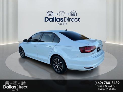 Used 2017 Volkswagen Jetta Wolfsburg Edition image 8