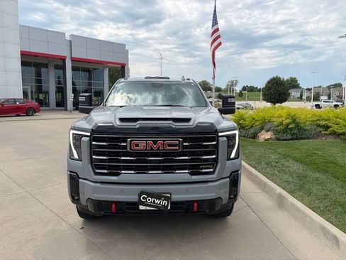 Used 2025 GMC Sierra 2500 AT4 w/ AT4 Premium Plus Package AWD/4WD image 10