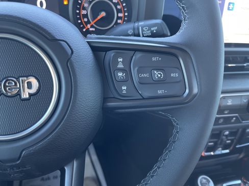 New 2025 Jeep Gladiator Sport image 18