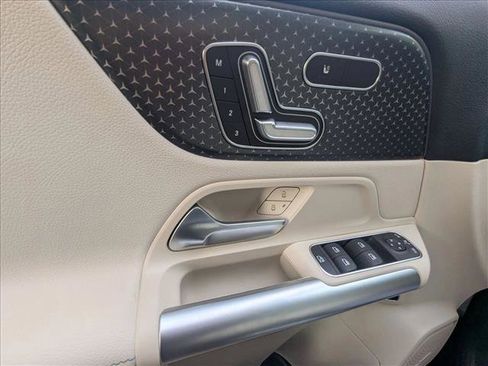 Certified 2025 Mercedes-Benz GLA 250 image 22