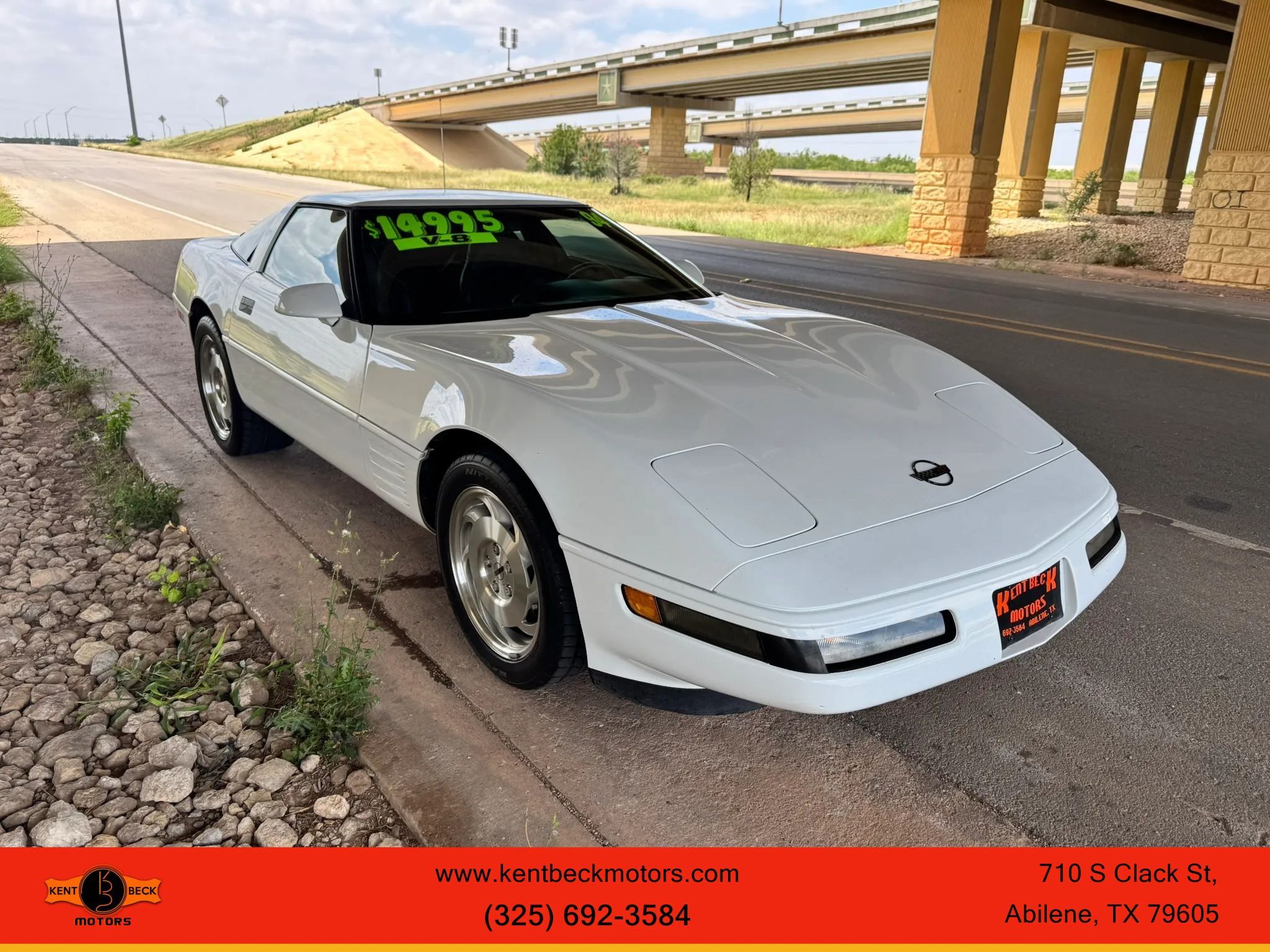 Used 1994 Chevrolet Corvette Coupe RWD image 1