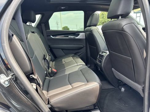 Certified 2024 Cadillac XT5 Premium Luxury w/ Technology Package FWD image 14