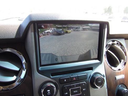 Used 2016 Ford F250 Lariat w/ Lariat Interior Package AWD/4WD image 19