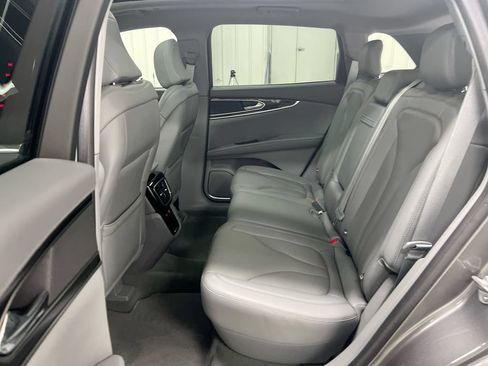 Used 2023 Lincoln Nautilus Reserve AWD/4WD image 24