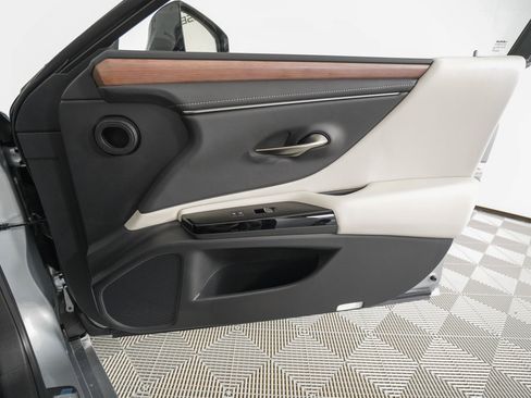 New 2025 Lexus ES 350 w/ Premium Package image 19