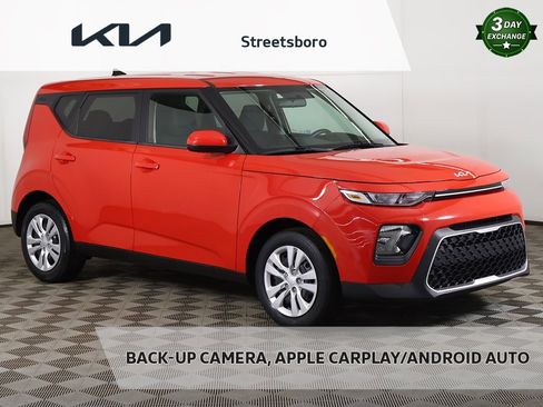Used 2022 Kia Soul LX image 1