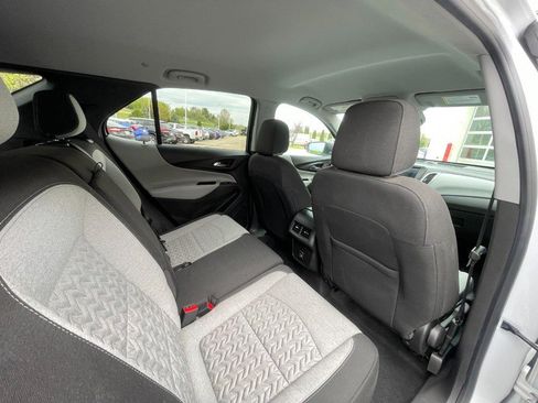 Used 2022 Chevrolet Equinox LS AWD/4WD image 10
