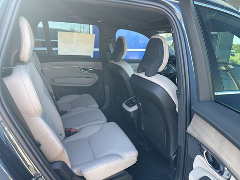 New 2026 Volvo XC90 B6 Core image 12