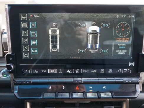Used 2024 GMC Hummer EV 3X w/ LPO, Illumination Package AWD/4WD image 40