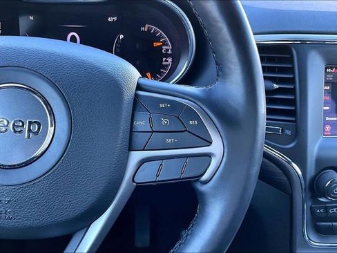 Used 2021 Jeep Grand Cherokee Laredo w/ Security & Convenience Group image 12