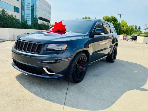 Used 2014 Jeep Grand Cherokee SRT image 18