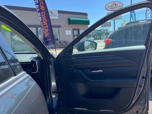 Used 2025 MAZDA CX-50 AWD 2.5 S w/ Premium Plus Pkg image 11