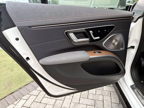 Used 2023 Mercedes-Benz EQS 450+ Sedan image 11