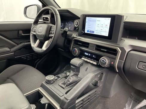 Used 2025 Toyota 4Runner SR5 image 29