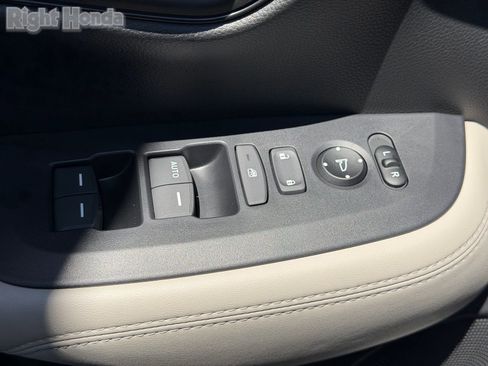 Used 2026 Honda HR-V LX image 8