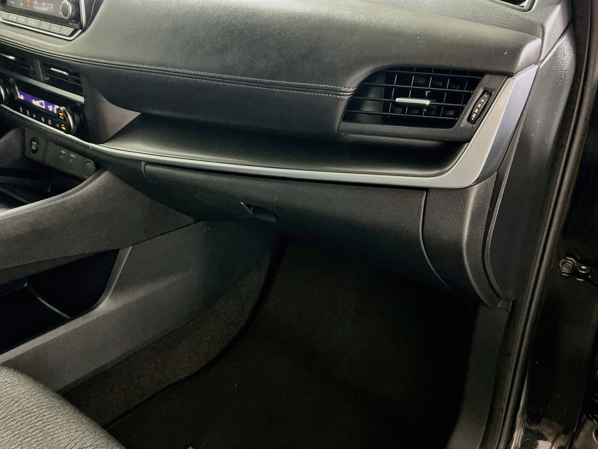 Used 2024 Nissan Rogue SV AWD/4WD image 34