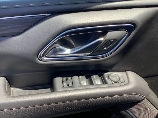 Used 2023 GMC Yukon SLT AWD/4WD image 10