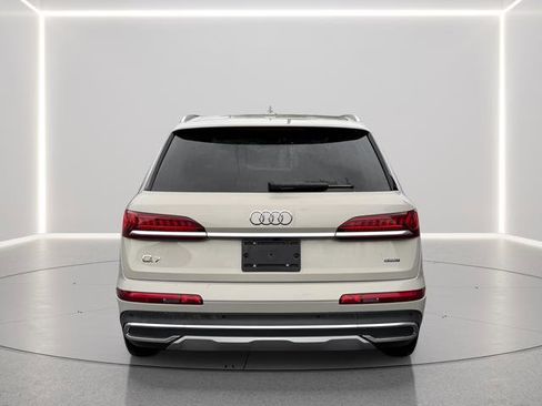 Used 2023 Audi Q7 2.0T Premium w/ Convenience Package AWD/4WD image 4