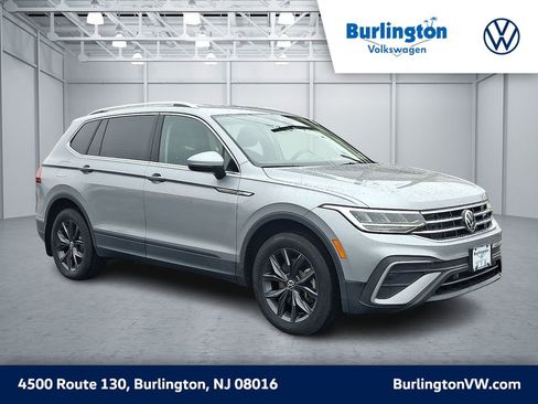 Certified 2022 Volkswagen Tiguan SE image 1