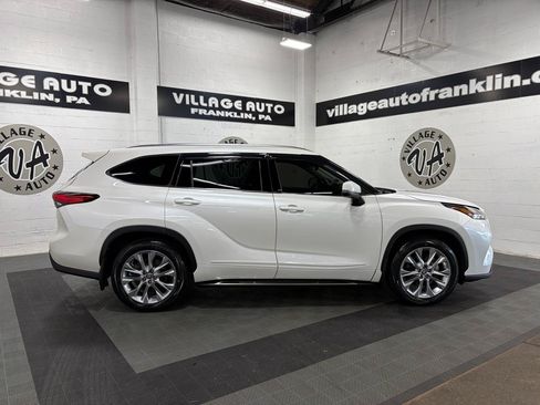 Used 2021 Toyota Highlander Limited AWD/4WD image 2