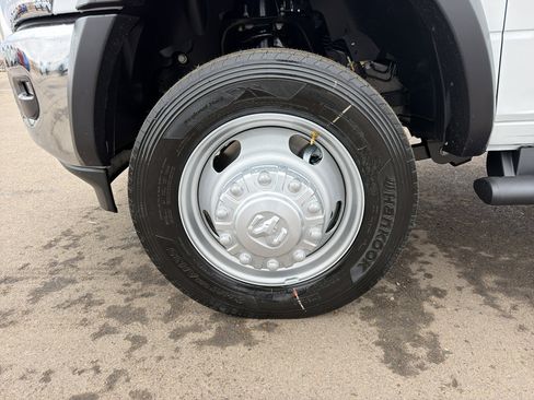 New 2026 RAM 5500 4x4 Crew Cab image 9