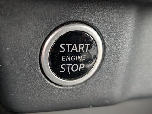 Used 2023 Nissan Rogue SV AWD/4WD image 24