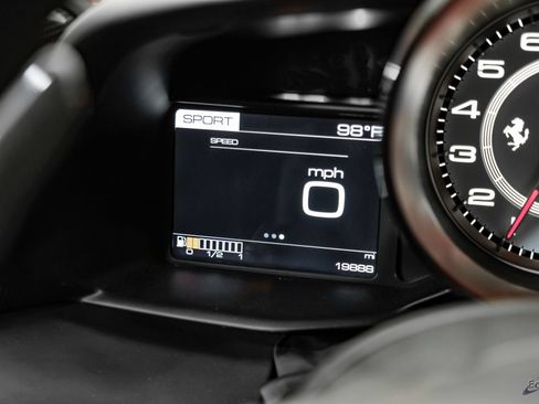 Used 2017 Ferrari 488 GTB RWD image 93