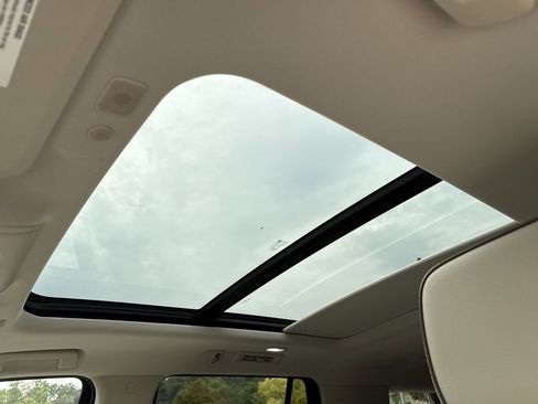 Used 2022 GMC Yukon Denali image 5