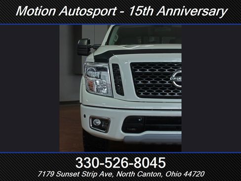 Used 2019 Nissan Titan SV image 5