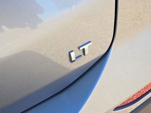 Used 2023 Chevrolet Equinox LT image 14