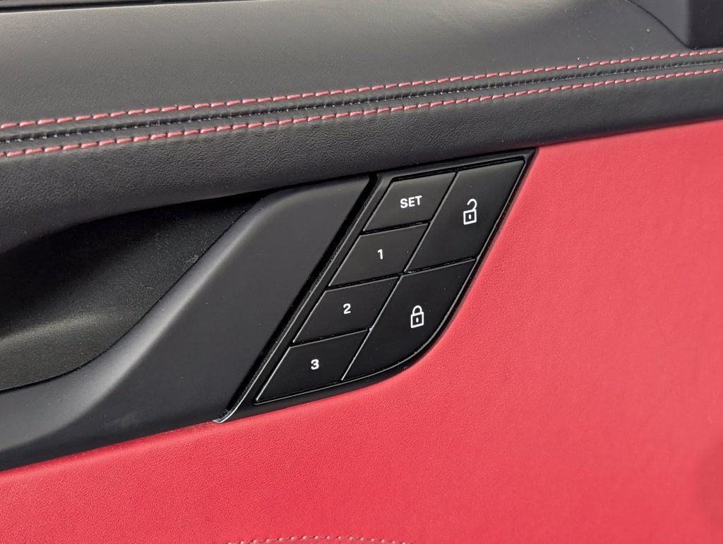 Certified 2022 Porsche 911 Targa 4 GTS AWD/4WD image 24