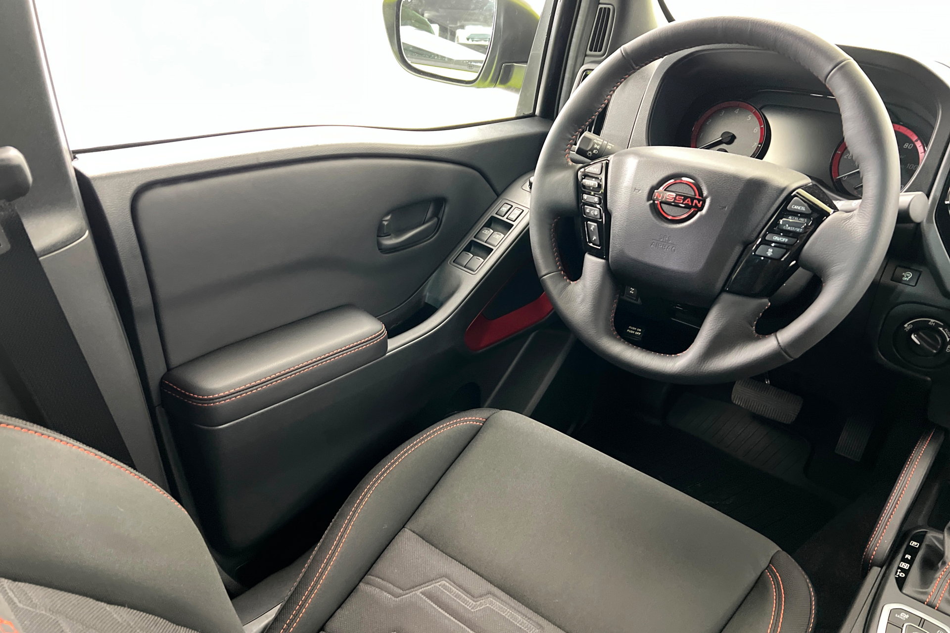 New 2026 Nissan Frontier PRO-4X w/ Pro-4x Convenience Package AWD/4WD image 11