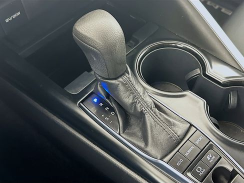 Used 2019 Toyota Camry LE image 23