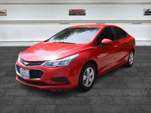 Used 2017 Chevrolet Cruze LS FWD image 3