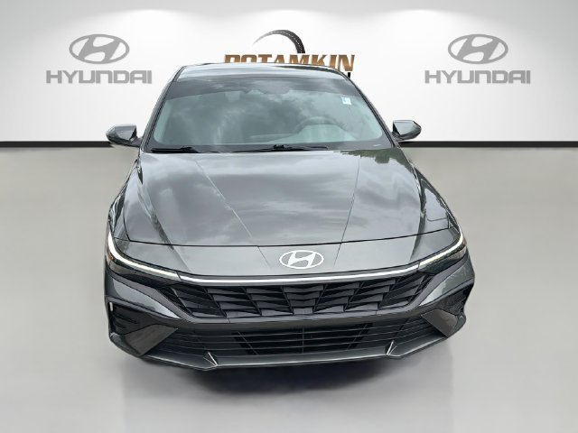 Certified 2024 Hyundai Elantra SEL FWD image 2