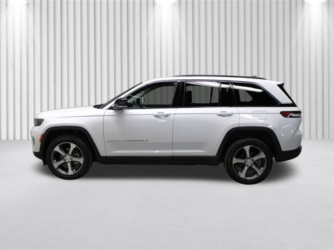 Used 2023 Jeep Grand Cherokee Limited w/ Trailer Tow Prep Group (B) image 7