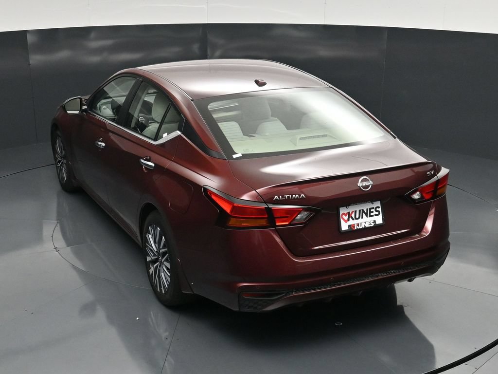 Used 2024 Nissan Altima 2.5 SV FWD image 41