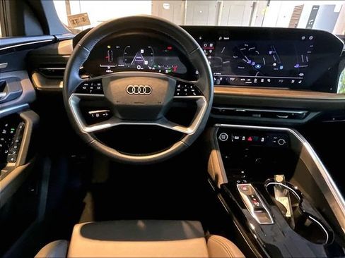 Certified 2025 Audi Q5 Premium w/ Premium Plus AWD/4WD image 12