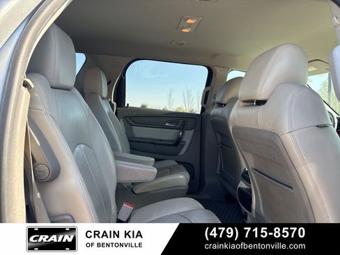 Used 2016 GMC Acadia SLT image 11