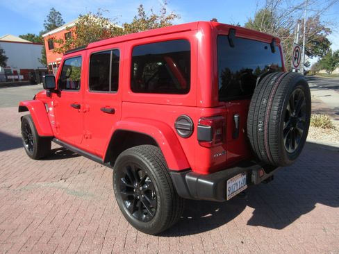 Used 2021 Jeep Wrangler Unlimited Sahara w/ Cold Weather Group image 63