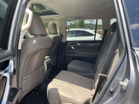 Used 2023 Lexus GX 460 Premium AWD/4WD image 3