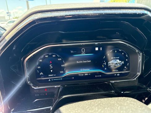 Used 2022 Chevrolet Silverado 1500 LT w/ Protection Package AWD/4WD image 16