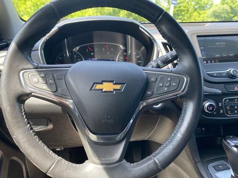 Used 2019 Chevrolet Equinox LT AWD/4WD image 28
